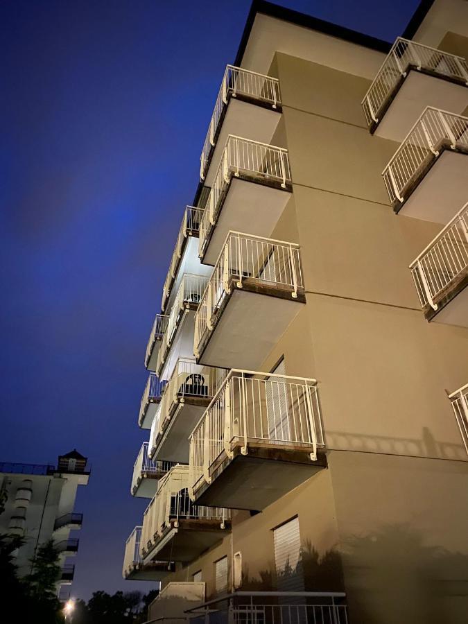 Residence Alba D'Oro Solo Famiglie Jesolo Extérieur photo